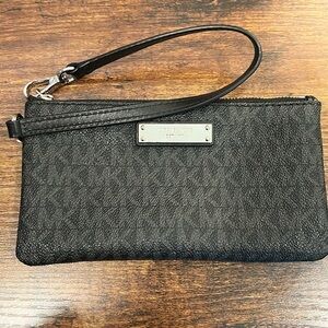 Michael Kors Wristlet